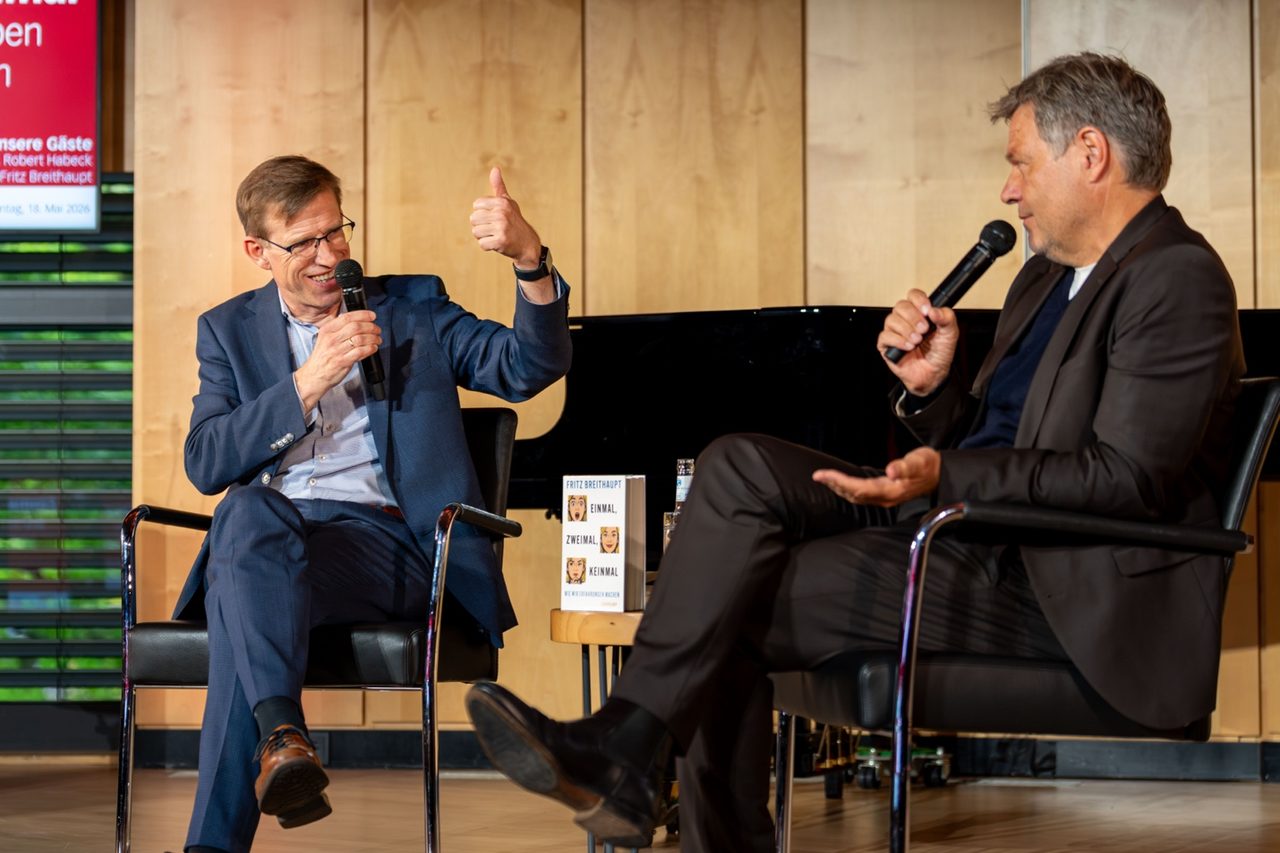 Fritz Breithaupt in conversation with Robert Habeck at the book launch in Hamburg